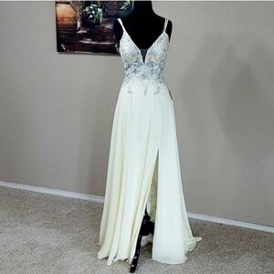 Xscape Sweetheart Long Prom Dress With Side Split In Yellow SZ 2